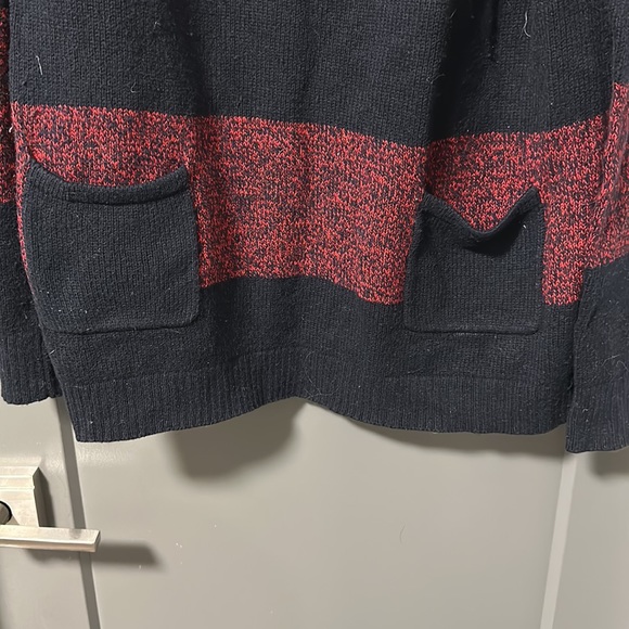 Navy blue and red striped Gap sweater - Picture 2 of 6